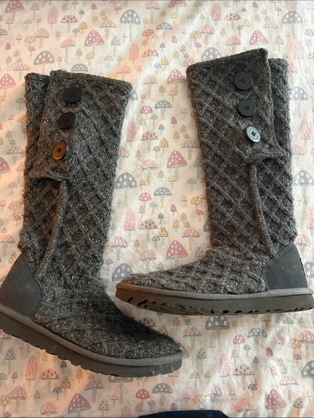 Gray knit Uggs